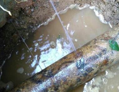 正安楼顶渗水维修公司分享下地暖漏水的原因及检测方法。